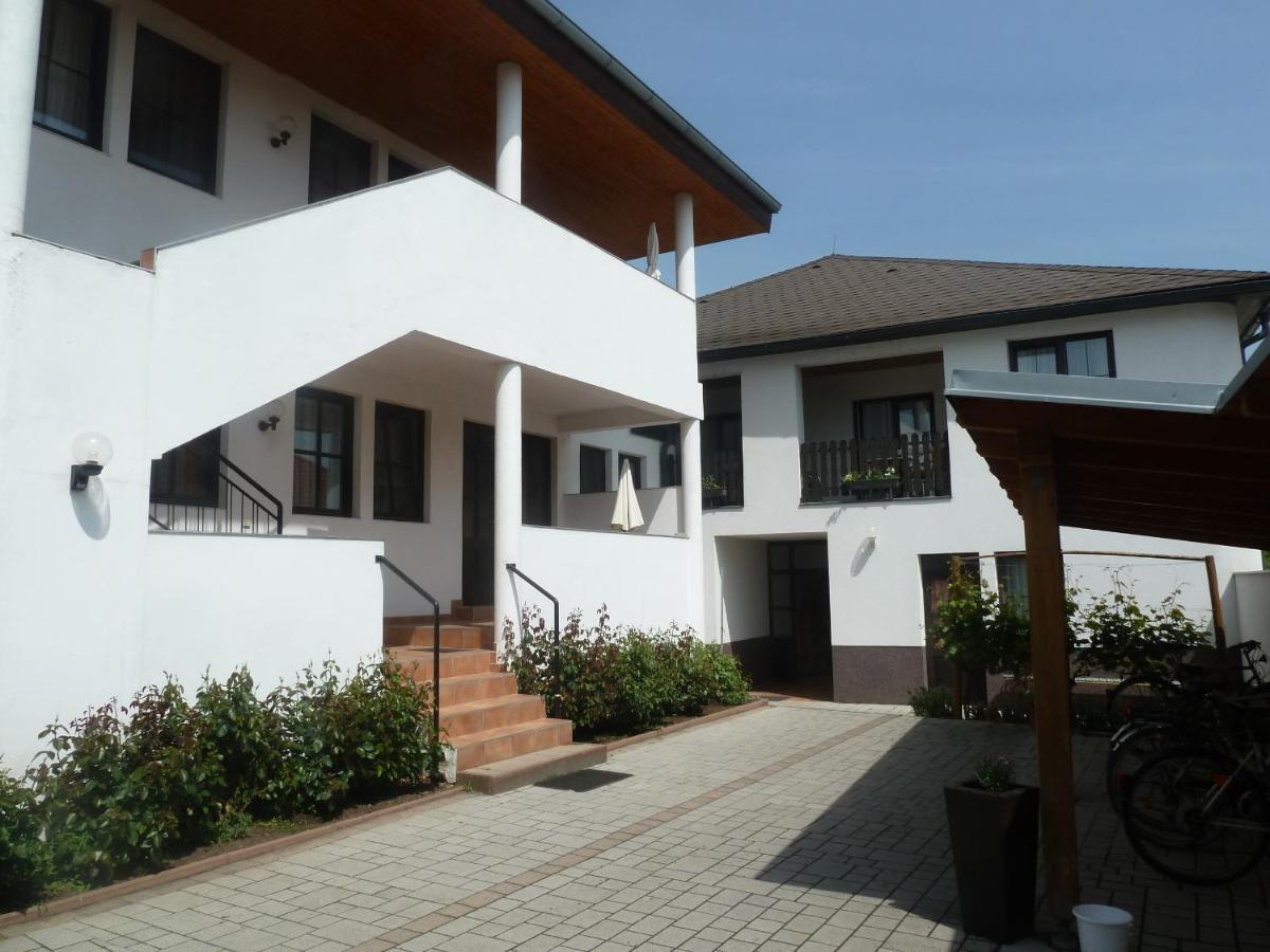 Ferienwohnungen&weingut Kroiss Silvia Illmitz