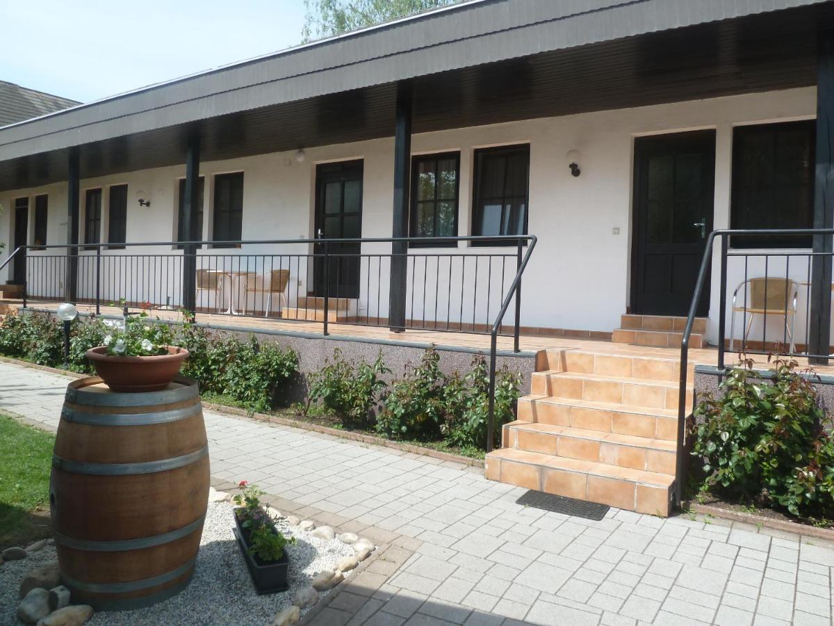 Ferienwohnungen&weingut Kroiss Silvia Apartment Illmitz