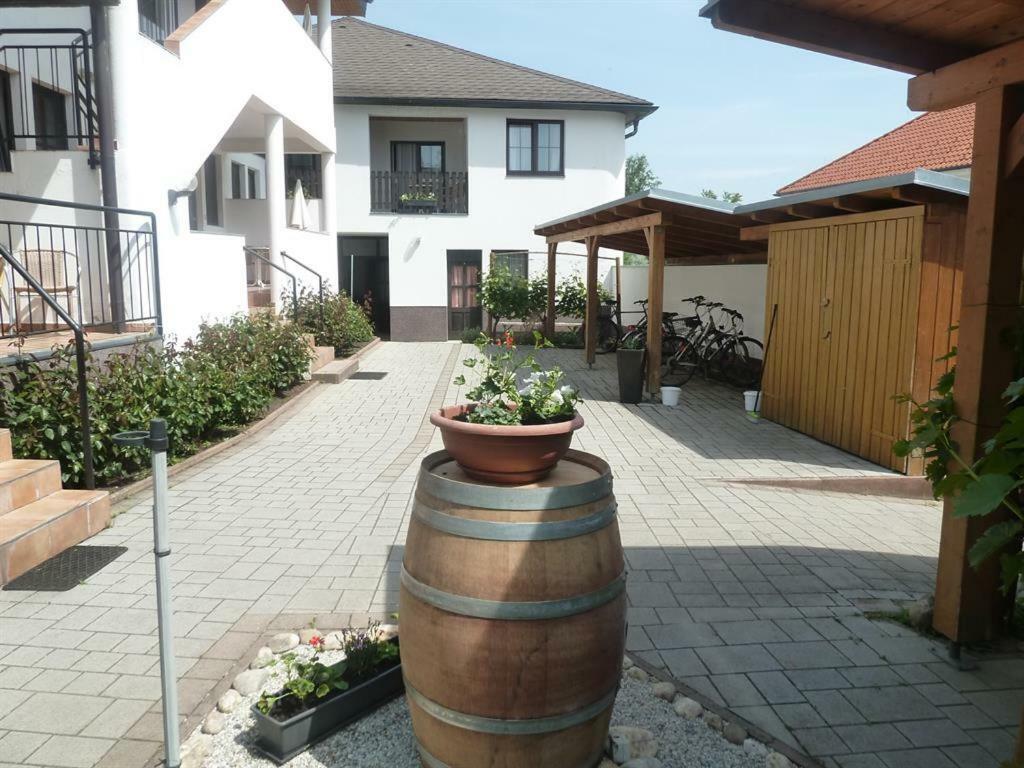 Apartment Ferienwohnungen&weingut Kroiss Silvia Illmitz